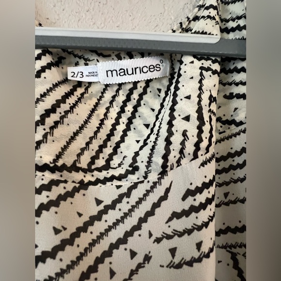 Maurices Plus Size Duster/Kimono.  Size 2/3. Ivory with black. - Picture 3 of 4